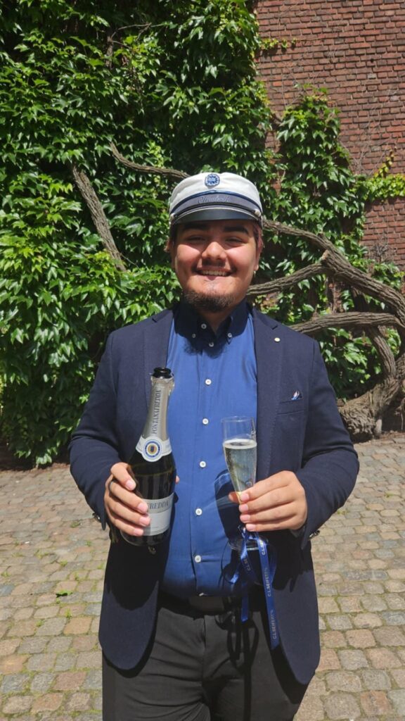 Thais Redder som student