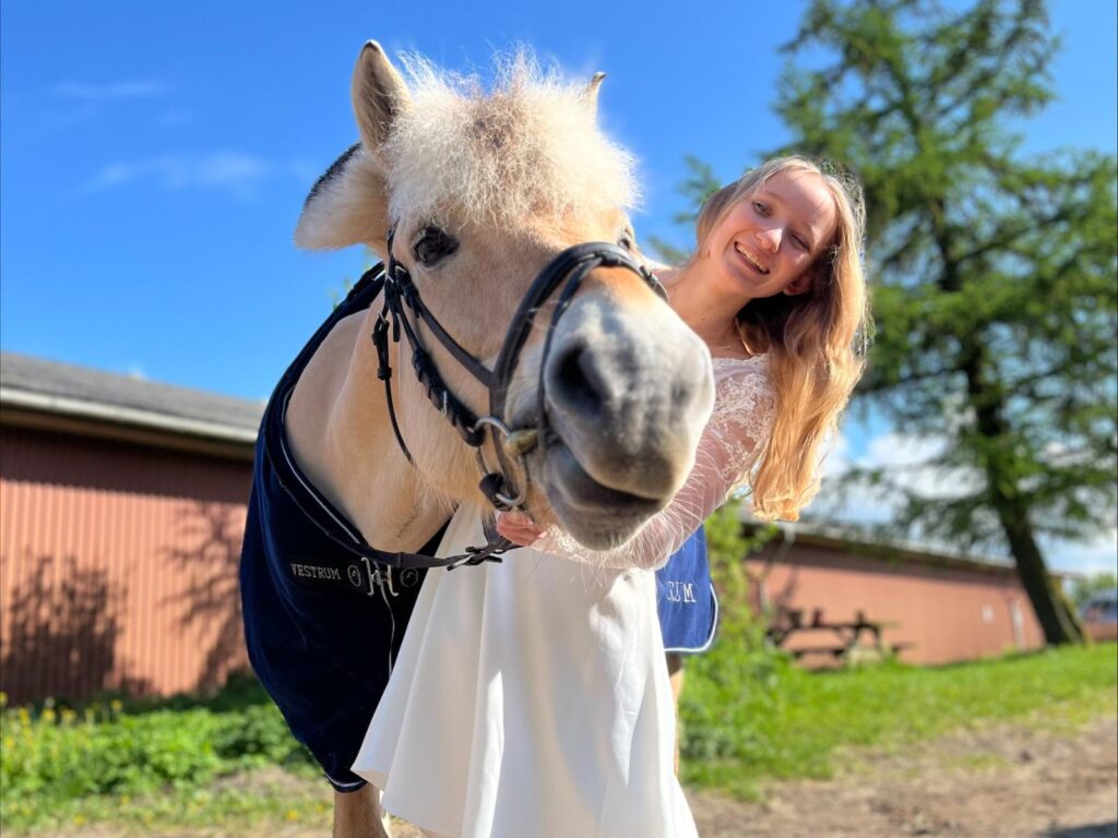 Lærke Andresen på sin konfirmation