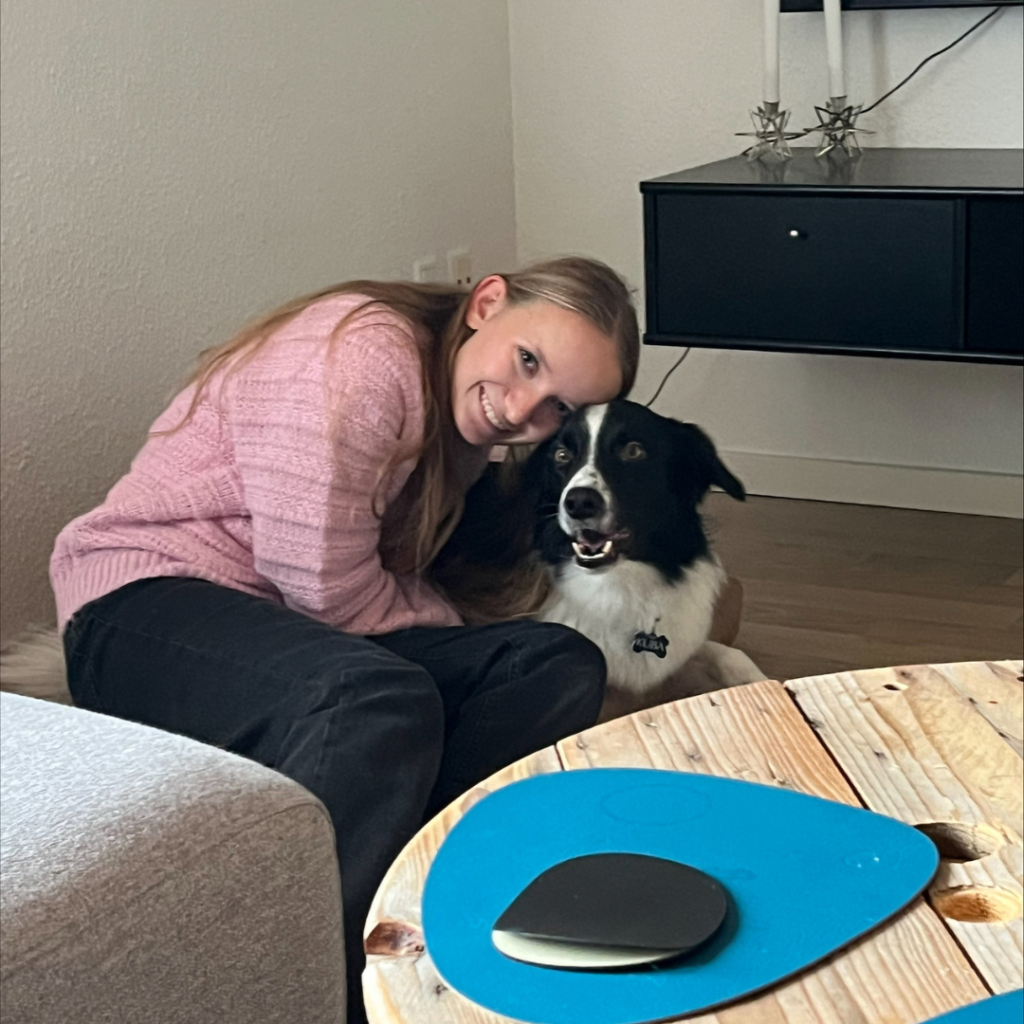 Lærke Andresen med sin hund